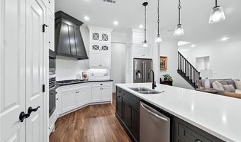 1902 SW Edinburgh Ave, Bentonville, AR 72713