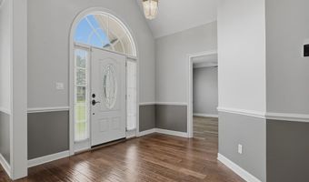 1007 River Pointe Dr, Albany, GA 31701