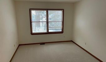 2445 Mulberry Ct, Ann Arbor, MI 48104