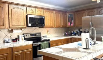 813 W Mann Ave, Artesia, NM 88210