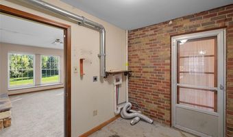 8628 Hillery Dr, Affton, MO 63123