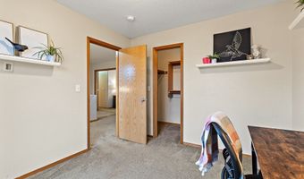 20794 WALNUT St NE, Aurora, OR 97002