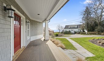 1 Yowago Ave, Branford, CT 06405