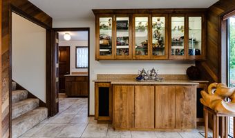 36910 EDGEHILL Rd, Springfield, OR 97478
