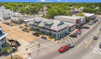 76 Market St, Apalachicola, FL 32320
