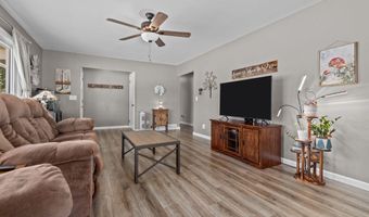 2015 E COLLEGE Ave, Appleton, WI 54915