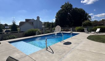 6121 Pine Bluff Dr, Avon, IN 46123