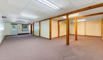 60 Boulder Dr, Auburn, ME 04210