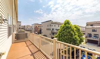 44750 TIVERTON Sq, Ashburn, VA 20147
