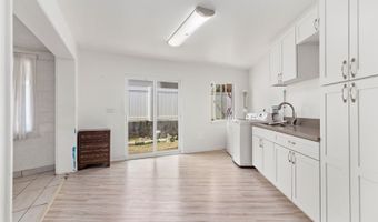 46-353 Kahuhipa St, Kaneohe, HI 96744