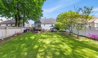 11 Hartlawn Rd, Boston, MA 02132