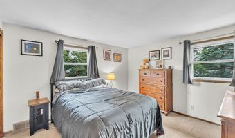 3552 W Southwood Dr, Franklin, WI 53132