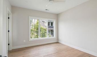 2615 3RD St N, Arlington, VA 22201