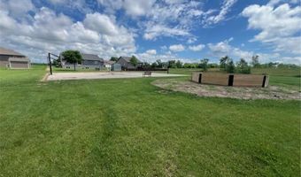 984 Waters Edge Cir, Avon, MN 56310
