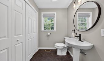 47 Chestnut Dr, Allenstown, NH 03275