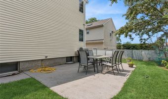 62 Crosby Ave, Albertson, NY 11507