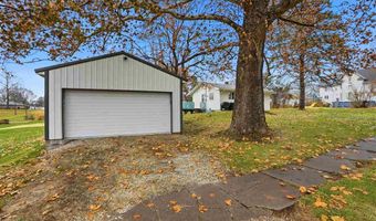 720 W Monroe St, Ainsworth, IA 52201
