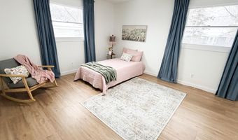 816 NE 18th Ave, Aberdeen, SD 57401