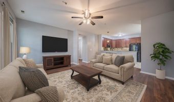 953 E Summerfield Glen Cir, Ann Arbor, MI 48103