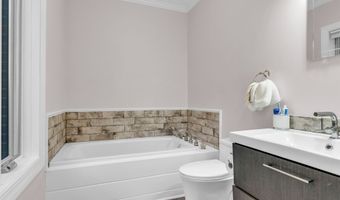 155 Stony Creek Rd, Branford, CT 06405