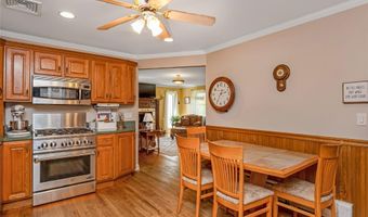 142 Cedar St, Amityville, NY 11701