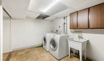 1009 OAK TREE Rd, Akron, OH 44320