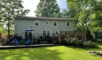 19 Stanley Ln, Middletown, NJ 07748