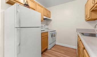 10037 Allen Pointe Dr, Allen Park, MI 48101