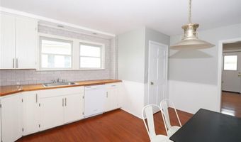51 Gibbs Ave, Newport, RI 02840