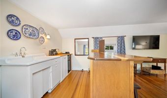 33 Kay St, Newport, RI 02840