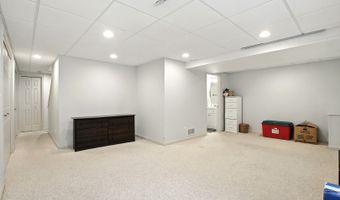 2965 Talaga Dr, Algonquin, IL 60102