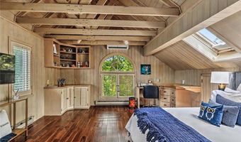 166 New Meadow Rd, Barrington, RI 02806
