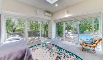 11 Heatherwood Ln, Amagansett, NY 11930
