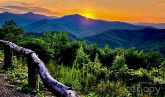 946 140 83 Honeysuckle Rdg, Almond, NC 28702