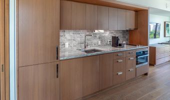 2139 Kuhio Ave D1201, Honolulu, HI 96815