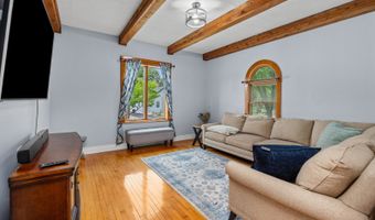 27 Center St, Algonquin, IL 60102