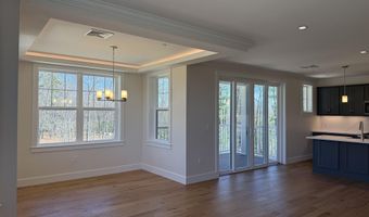 4 Longview Dr 302, Atkinson, NH 03811