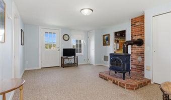 585 Reservoir Rd, Burrillville, RI 02859
