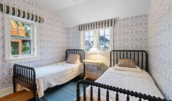 27 Prospect Hill Rd, Branford, CT 06405