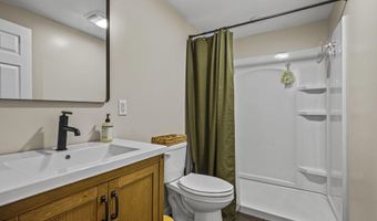 352 Leeward Ave, Beachwood, NJ 08722