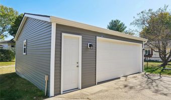 539 Village Ct, Altoona, IA 50009