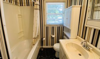 2012 Yelton Dr, Camden, SC 29020