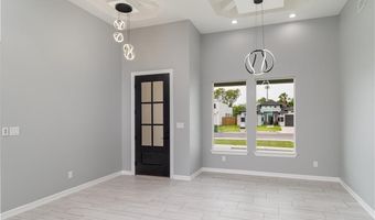 611 Tower Oak Dr, Alamo, TX 78516