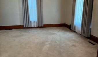 813 16th St, Aurora, NE 68818