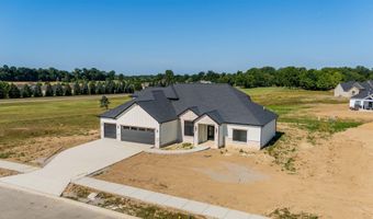 2217 Golfview Dr, Auburn, IN 46706