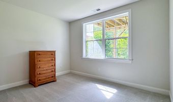 25 Brentwood Cir 25, Danbury, CT 06810