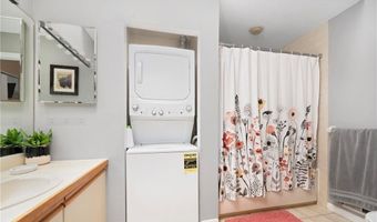933 Williamsburg Cir, Warwick, RI 02886