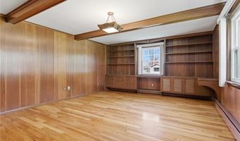 2 High Ridge Dr, Cumberland, RI 02864