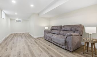 728 2nd St W, Altoona, WI 54720