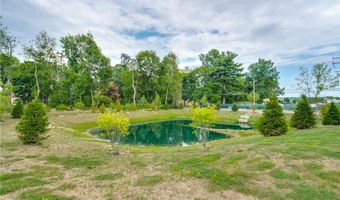 677 Crossings Ln, Akron, OH 44320